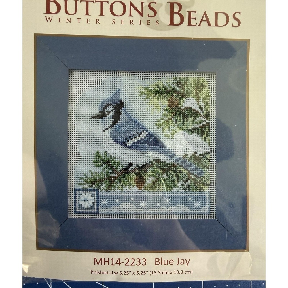Mill Hill Buttons & Beads Winter Series Kit Blue Jay w Ceramic Snowflake Button - Picture 1 of 4